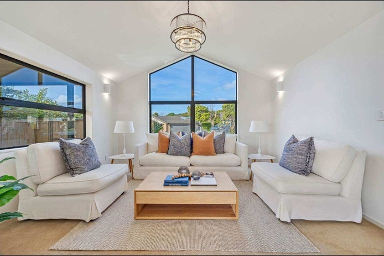 Photo of property in 10 Bonny Crescent, Massey, Auckland, 0614