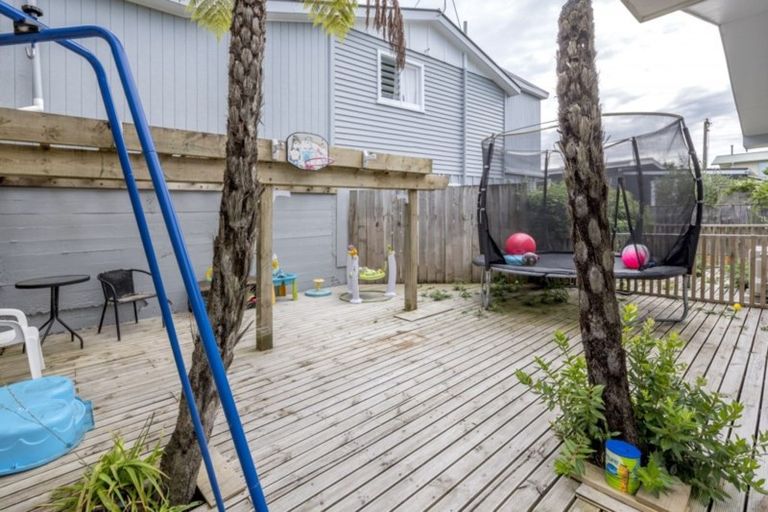 Photo of property in 18c Titoki Road, Waikanae Beach, Waikanae, 5036