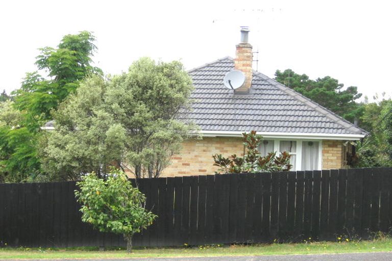 Photo of property in 49 Fordham Street, Beach Haven, Auckland, 0626