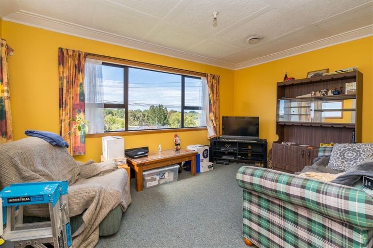 Photo of property in 11 Waldron Crescent, Green Island, Dunedin, 9018
