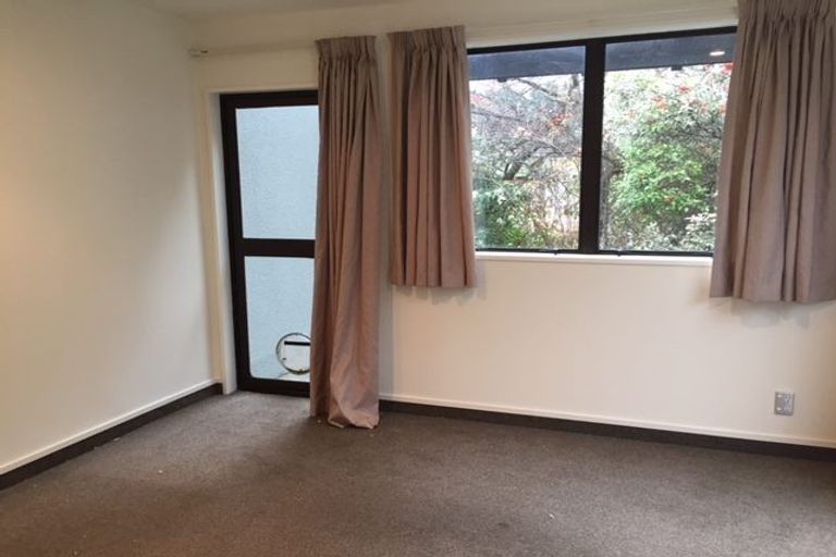 Photo of property in 17a Wynyard Crescent, Fernhill, Queenstown, 9300