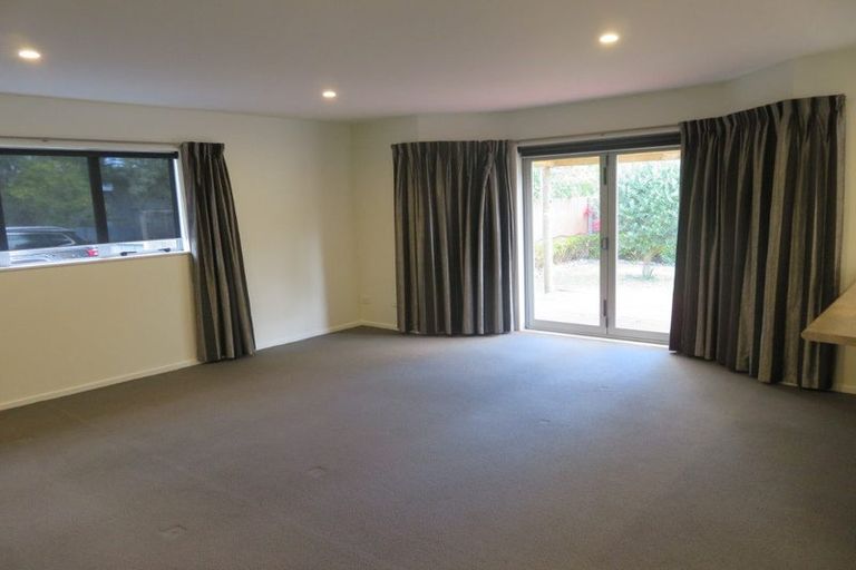 Photo of property in 8a Neeve Place, Taradale, Napier, 4112