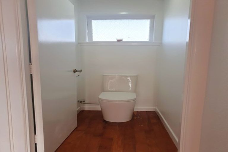 Photo of property in 3/5 Braemar Road, Castor Bay, Auckland, 0620