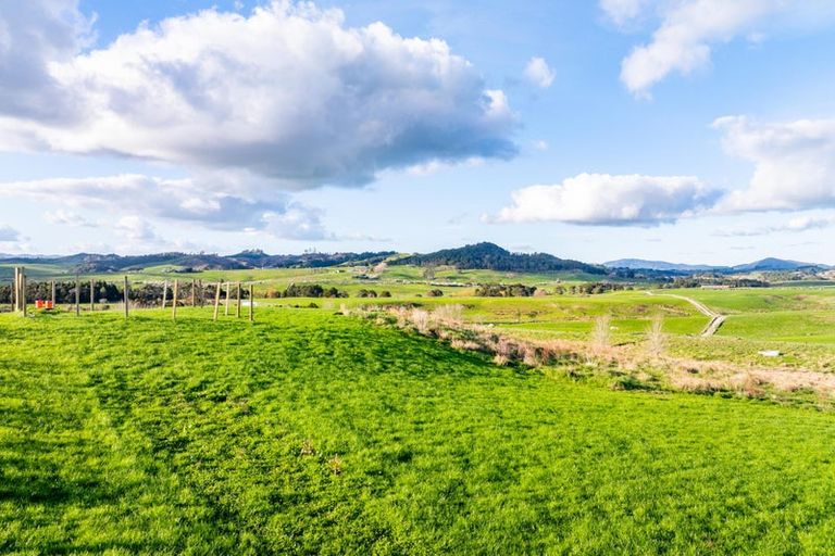 Photo of property in 197 Ford Road, Whakapirau, 0583
