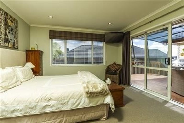 Photo of property in 27 Mural Place, Greenhithe, Auckland, 0632