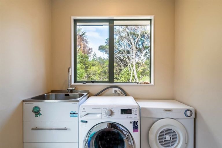 Photo of property in 20 Capilano Place, Glenfield, Auckland, 0629