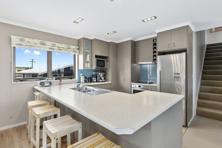 Photo of property in 8a Marine Parade South, Foxton Beach, Foxton, 4815