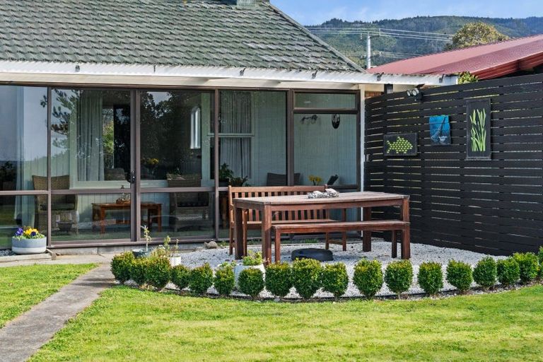 Photo of property in 208 Rarangi Beach Road, Rarangi, Blenheim, 7273