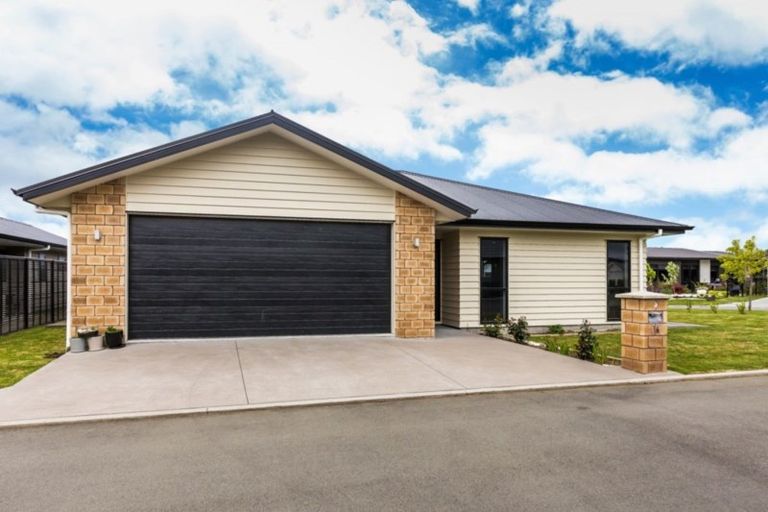 Photo of property in 16 Noumea Drive, Rangatira Park, Taupo, 3330