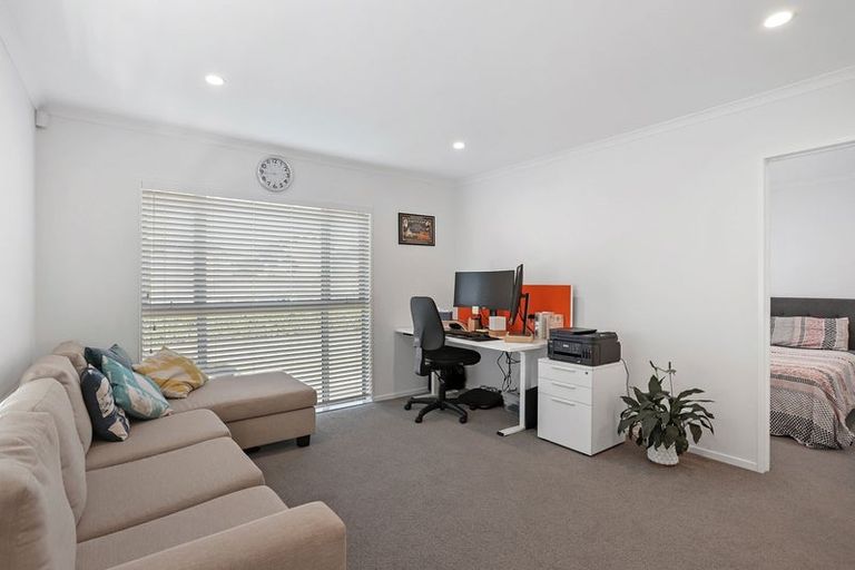 Photo of property in 19 Forbes Mccammon Drive, Swanson, Auckland, 0614