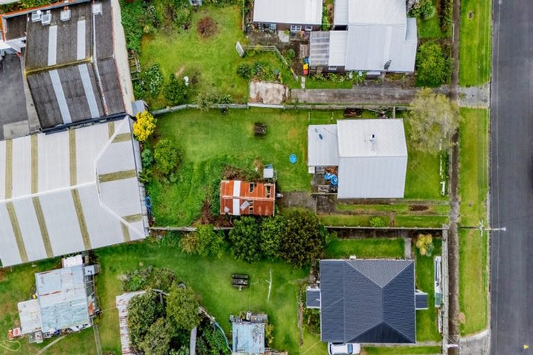 Photo of property in 10 Harbour Street, Moturoa, New Plymouth, 4310