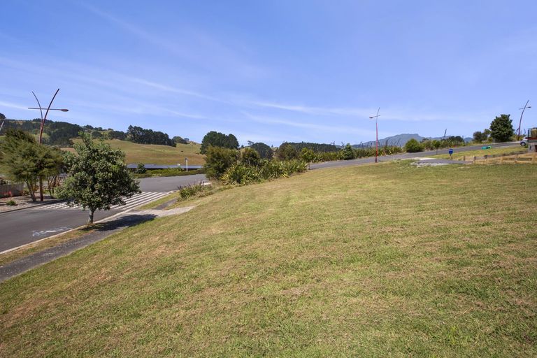 Photo of property in 1 Harakeke Place, Raglan, 3225