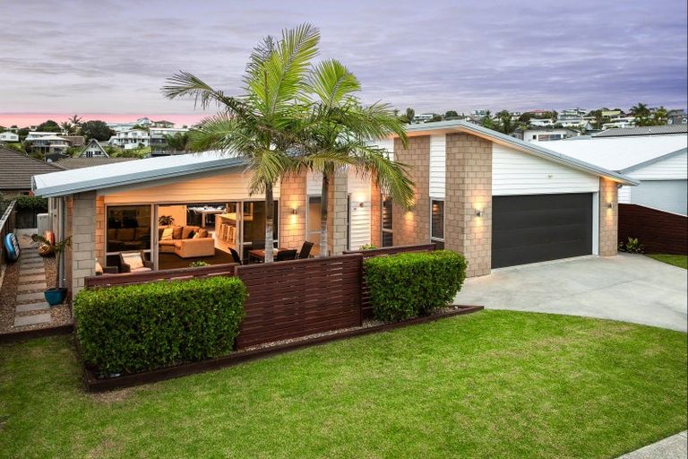 Photo of property in 9 Trevally Place, Snells Beach, 0920