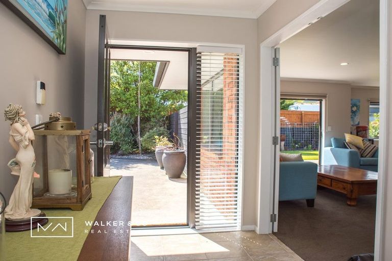 Photo of property in 48 Percy Kinsman Crescent, Riverstone Terraces, Upper Hutt, 5018