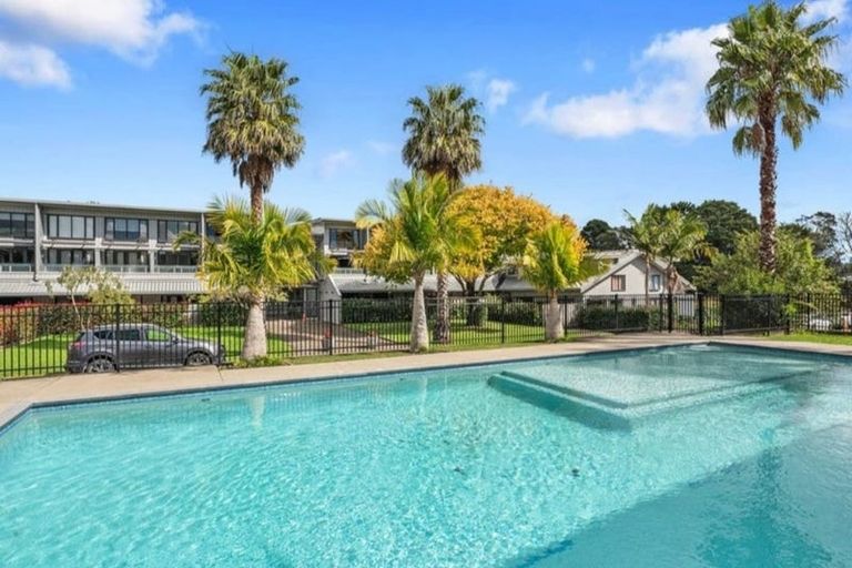 Photo of property in 3b/30 Westward Ho, Glen Eden, Auckland, 0602