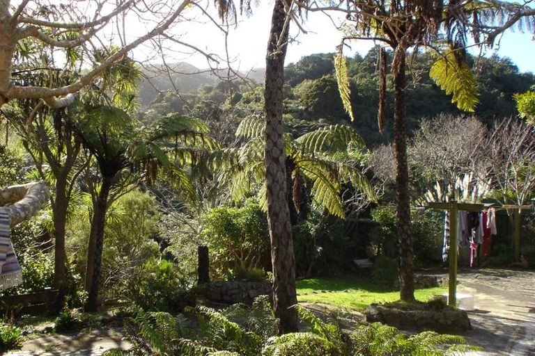 Photo of property in 40 Silverstream Road, Crofton Downs, Wellington, 6035