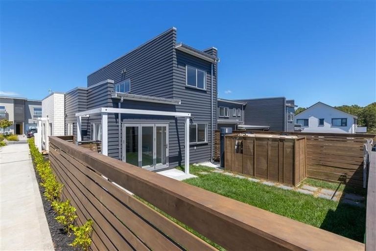 Photo of property in 9 Weta Road, Hobsonville, Auckland, 0616