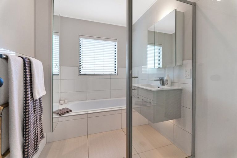 Photo of property in 2/2 Patons Road, Howick, Auckland, 2014