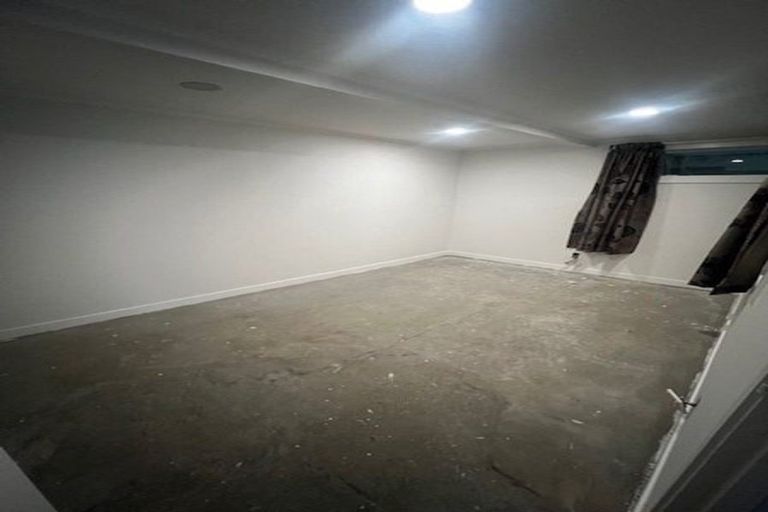 Photo of property in 1/288 East Coast Road, Forrest Hill, Auckland, 0620