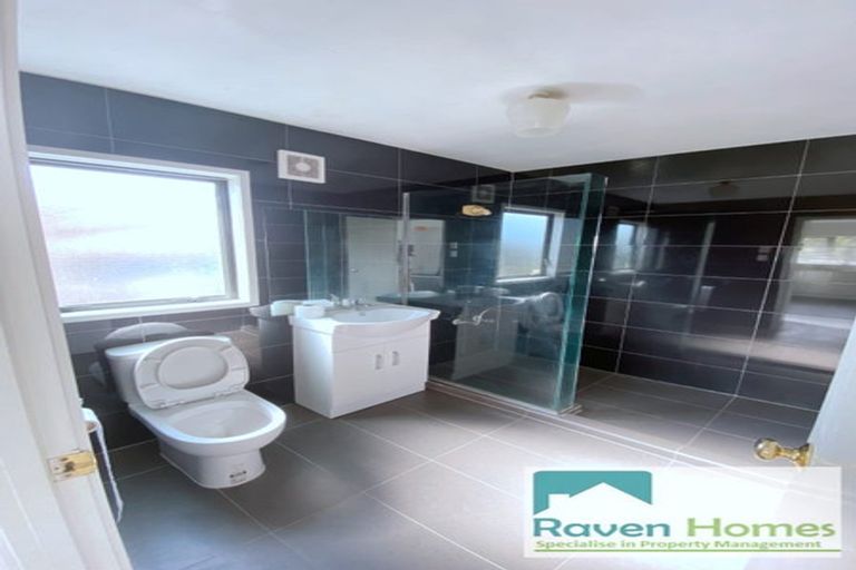 Photo of property in 20 Caspian Close, New Lynn, Auckland, 0600