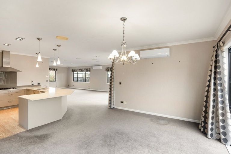 Photo of property in 30 Sandwich Road, St Andrews, Hamilton, 3200