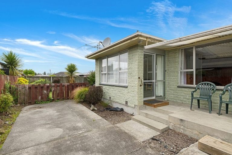 Photo of property in 2/272 Main North Road, Redwood, Christchurch, 8051