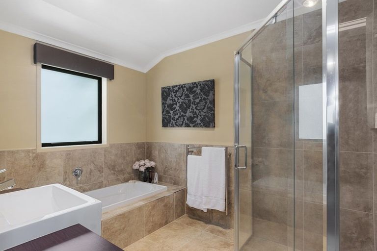 Photo of property in 10 Piha Close, Papamoa Beach, Papamoa, 3118