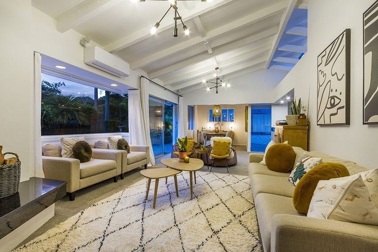 Photo of property in 25 Sylvan Park Avenue, Milford, Auckland, 0620