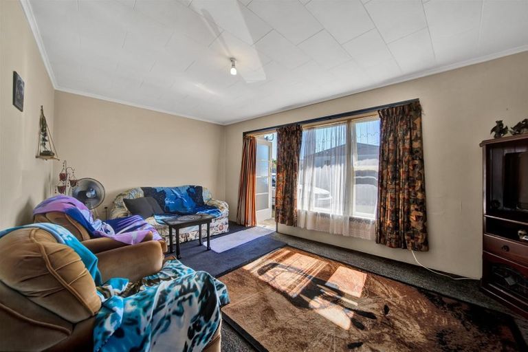 Photo of property in 1/15 Rimu Street, New Lynn, Auckland, 0600