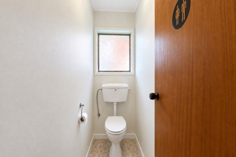 Photo of property in 1/184 Centreway Road, Orewa, 0931