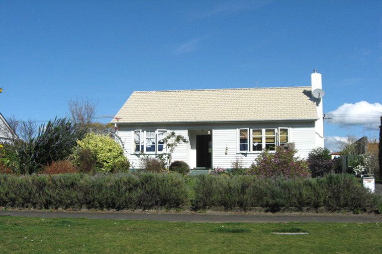 Photo of property in 16 Kaimata Street, Brooklands, New Plymouth, 4310