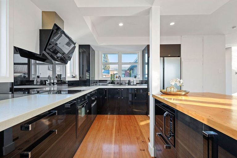 Photo of property in 9 Oakhampton Street, Hornby, Christchurch, 8042