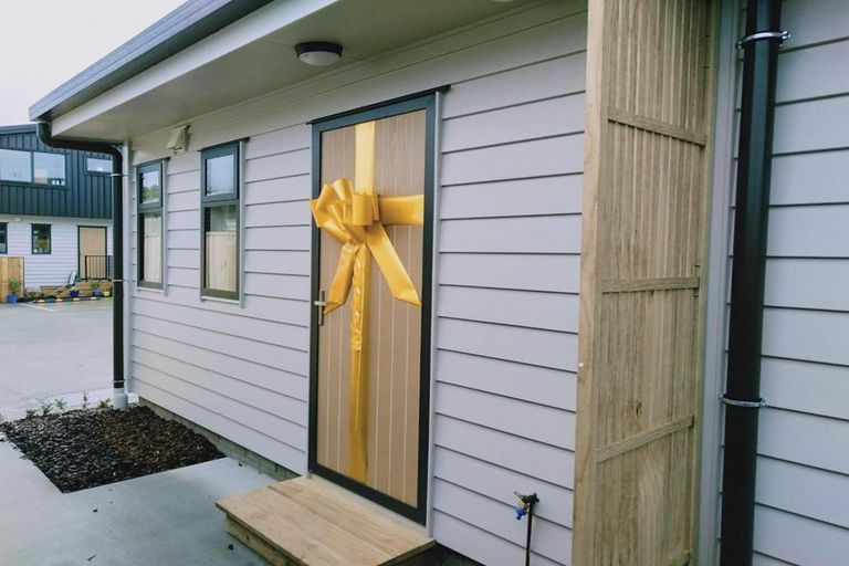 Photo of property in 4b Wattle Road, Sunnyvale, Auckland, 0612