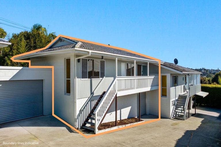 Photo of property in 2/63 Ocean View Road, Hillcrest, Auckland, 0627