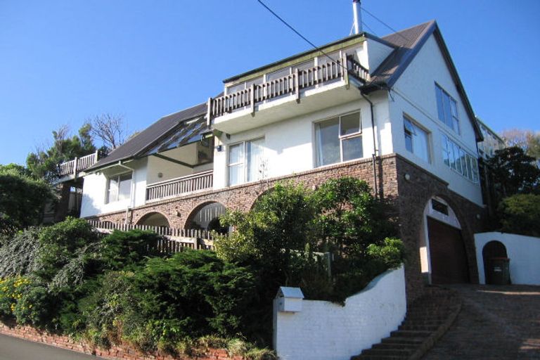 Photo of property in 24 Nevay Road, Karaka Bays, Wellington, 6022