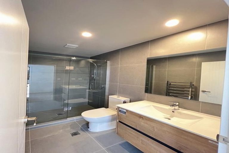 Photo of property in 11 Aramata Road, Papakura, 2110