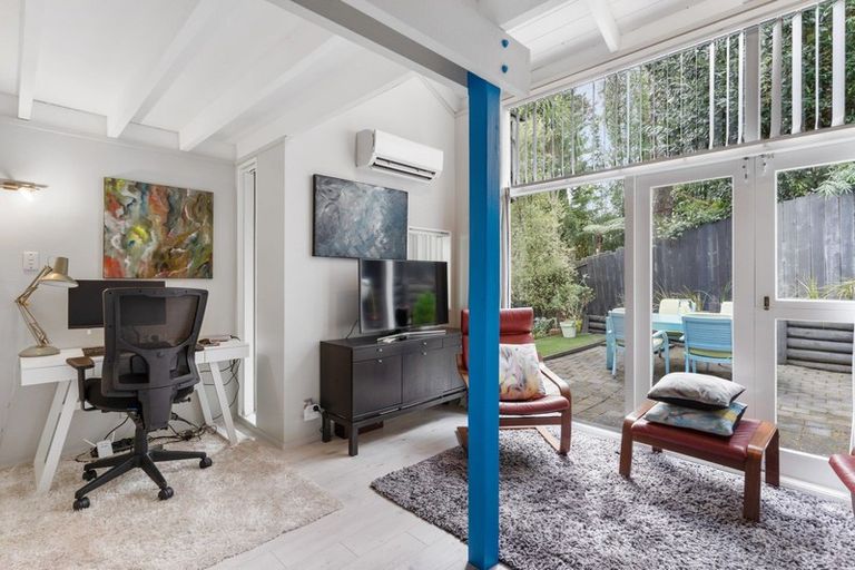 Photo of property in 1/39 Saffron Street, Birkdale, Auckland, 0626