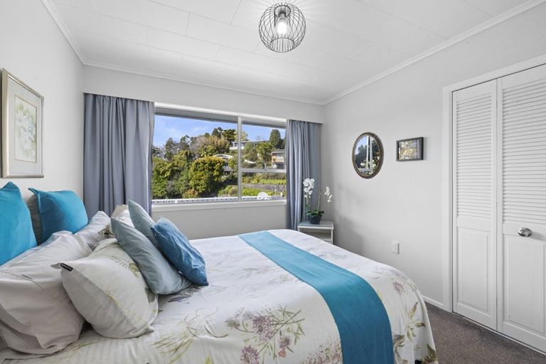 Photo of property in 6 Te Mara Place, Merrilands, New Plymouth, 4312