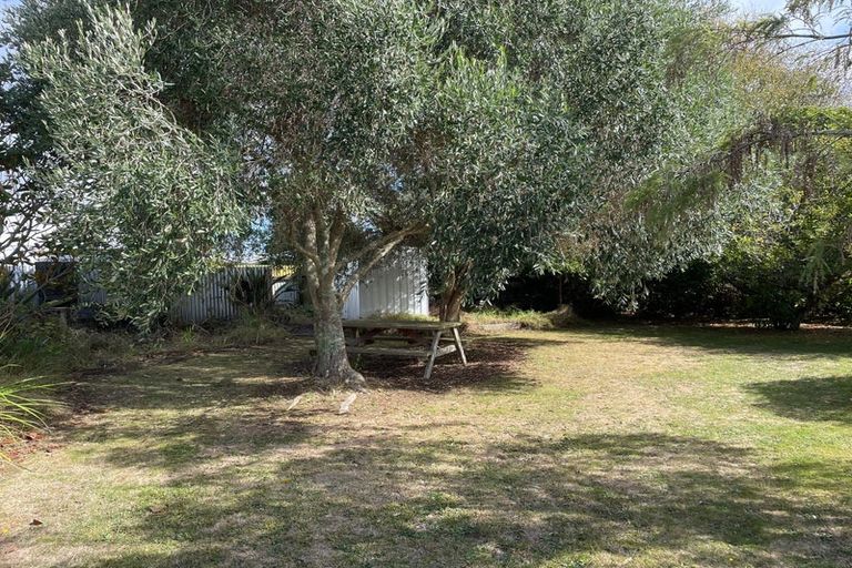 Photo of property in 68 Kapanui Road, Waikanae, 5036
