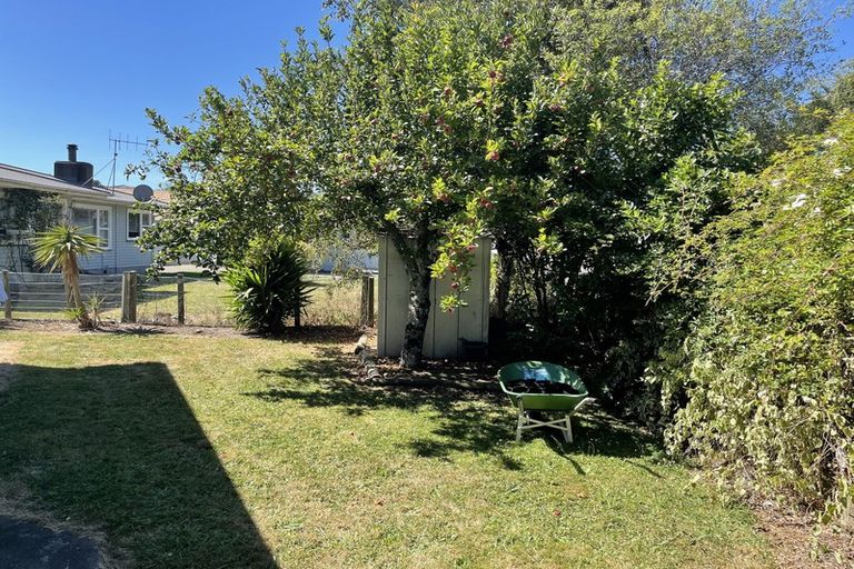 Photo of property in 5 Watts Road, Waipawa, 4210