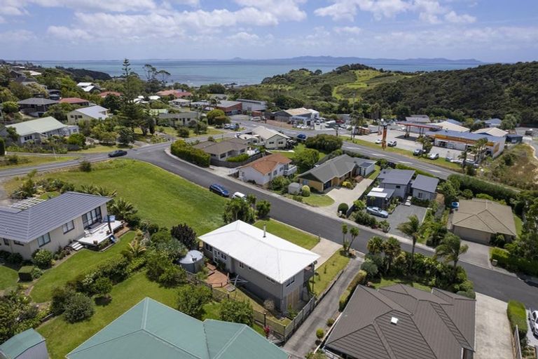 Photo of property in 1 Pohutukawa Drive, Cable Bay, 0420