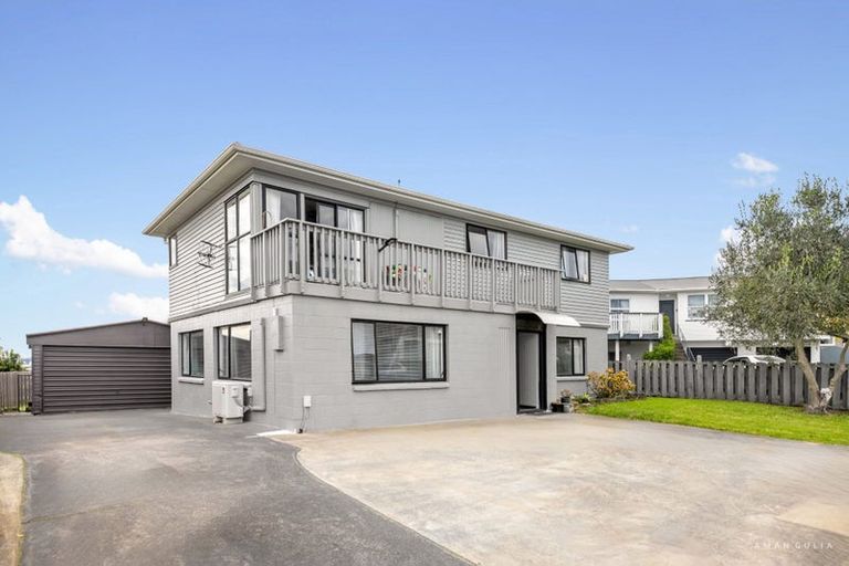 Photo of property in 13 Bodi Place, Te Atatu South, Auckland, 0610