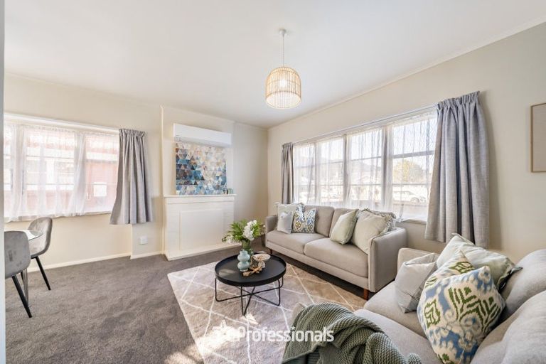 Photo of property in 215 Knights Road, Hutt Central, Lower Hutt, 5011