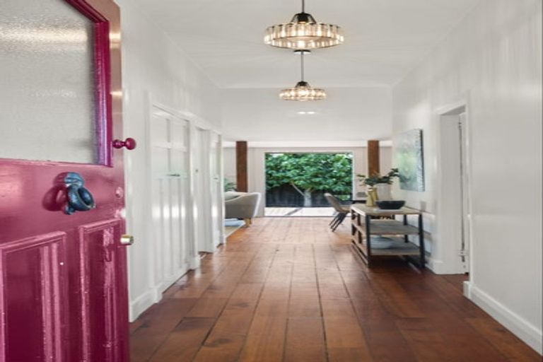 Photo of property in 17 Rimu Street, New Lynn, Auckland, 0600