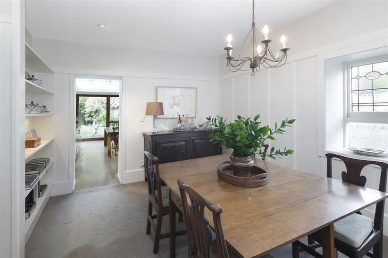 Photo of property in 8 Waiwetu Street, Fendalton, Christchurch, 8052