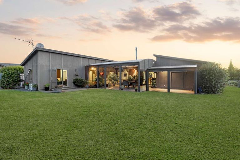 Photo of property in 27 Whiting Drive, Wakefield, 7025