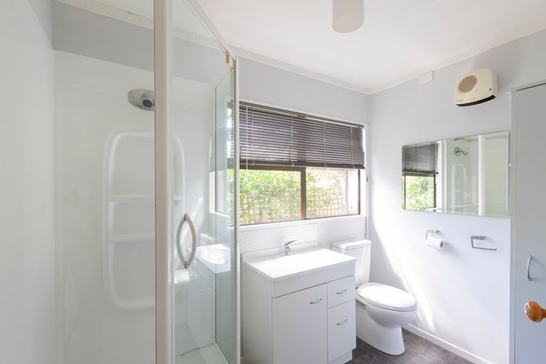 Photo of property in 11 Pah Hill Road, Wharehine, Wellsford, 0973