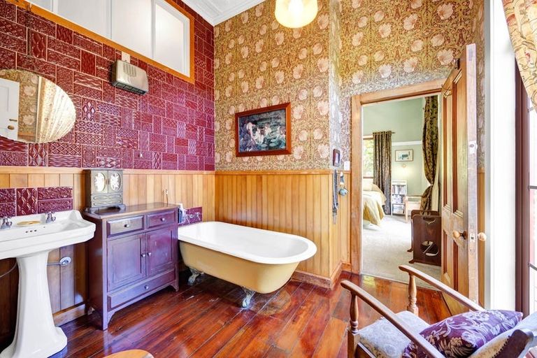 Photo of property in 23 Gibson Place, Patea, 4520