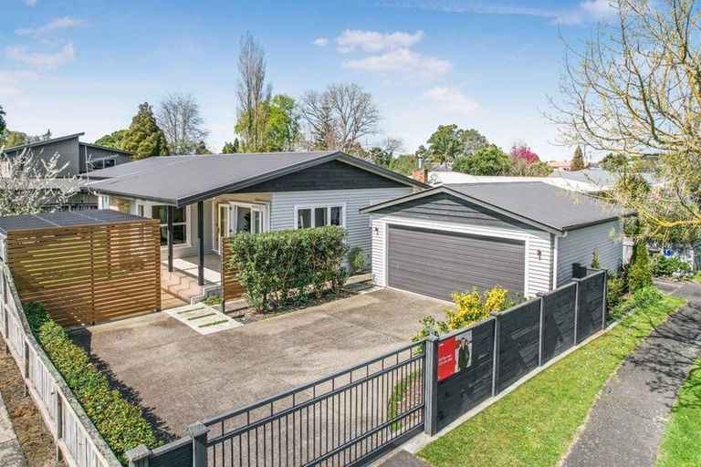 Photo of property in 18 Mcnicol Street, Fairfield, Hamilton, 3214