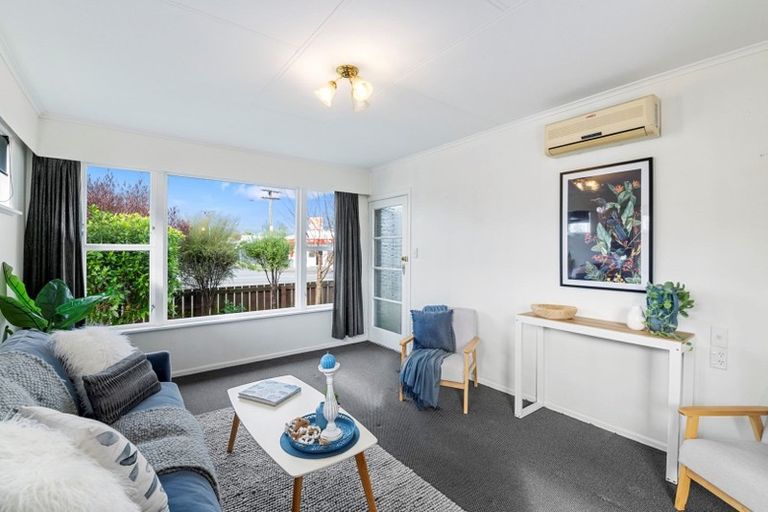 Photo of property in 53 Queenwood Road, Levin, 5510